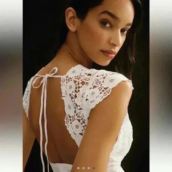 NWT Cap sleeve lace bodysuit - Picture 2 of 4